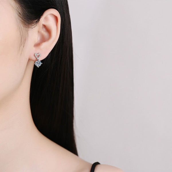 1CT Round Moissanite Heart Earrings